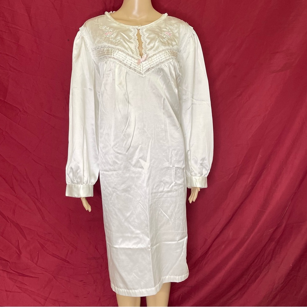 Vintage Barbizon White Satin Flannel-Lined Nightgown Large